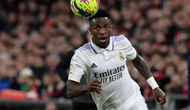 Vini Jr. se pronuncia após sofrer racismo e ser expulso de partida contra Valencia