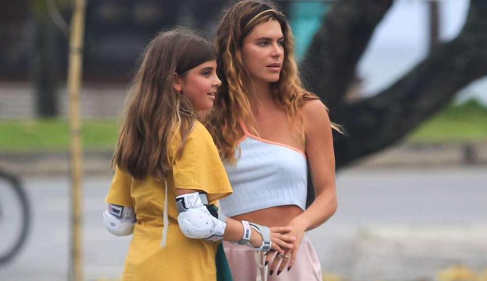 Mariana Goldfarb se declara para filha de Cauã Reymond pós término