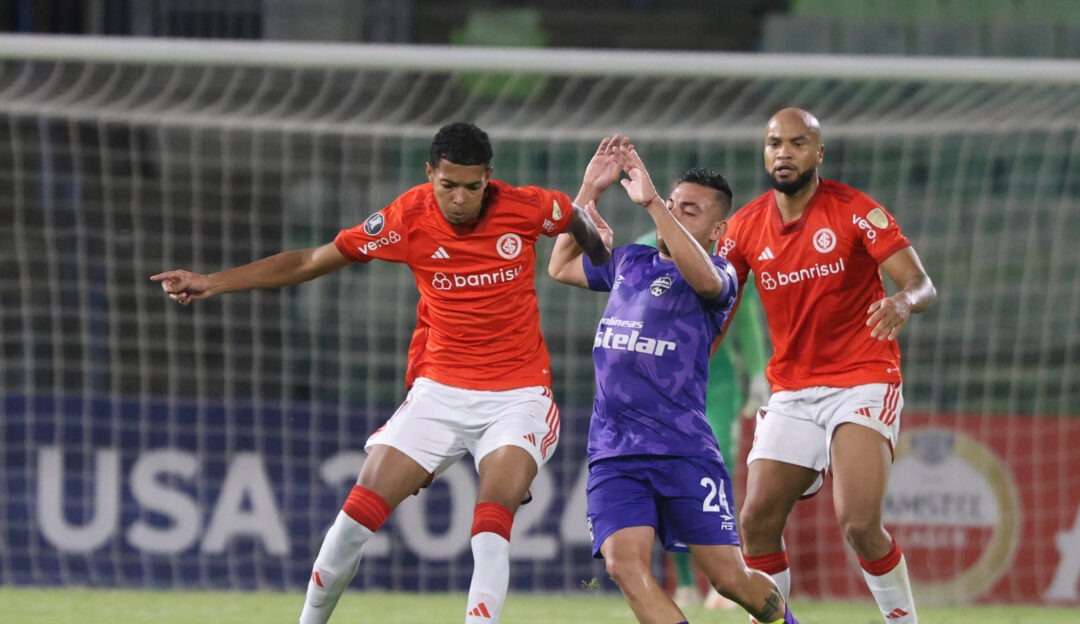 Internacional vence Metropolitanos e quebra sequência de derrotas