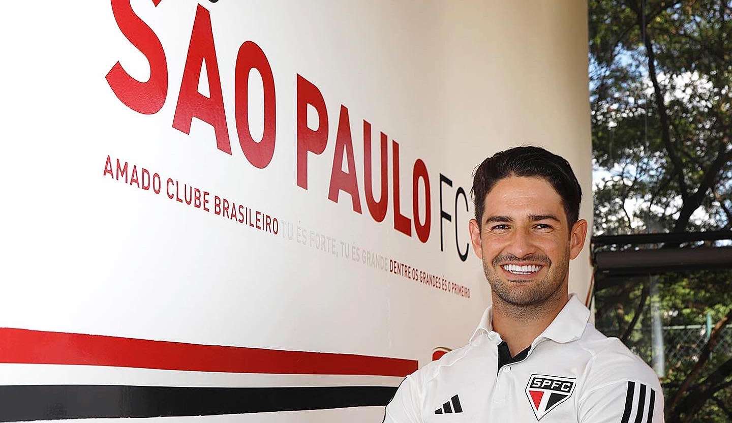 São Paulo anuncia volta de Alexandre Pato: “Torcida que conduz, eu voltei”