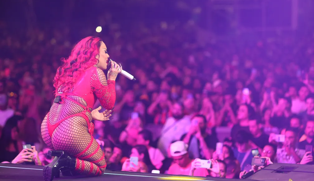 Virada Cultural 2023: Gloria Groove abre o evento no palco principal em São Paulo