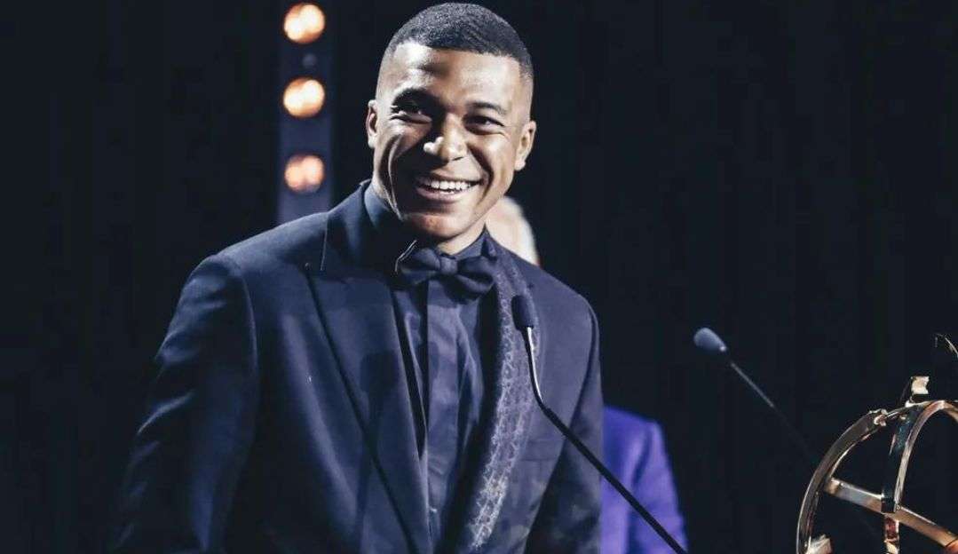 Mbappé é eleito craque do Francês e garante sua permanência no PSG