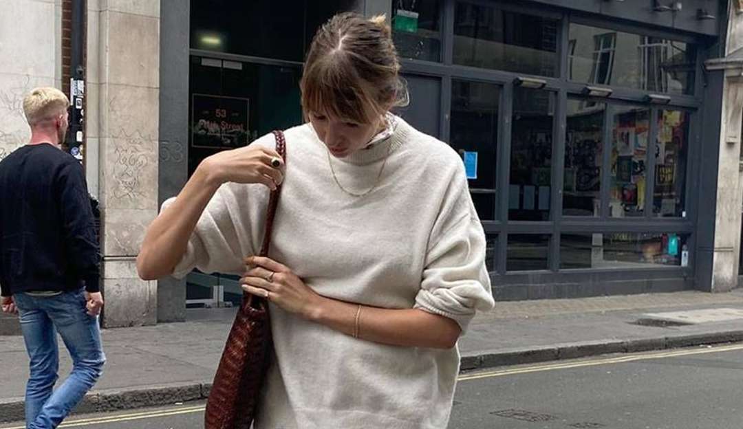 Conheça a nova estética Quiet Luxury e veja inspirações de looks