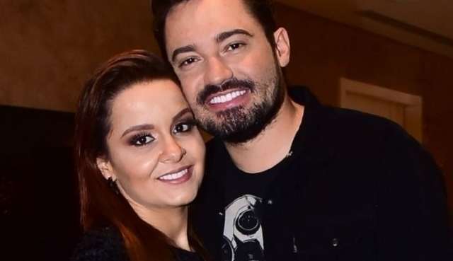 Maiara e Fernando são flagrados passeando em um shopping no interior de São Paulo