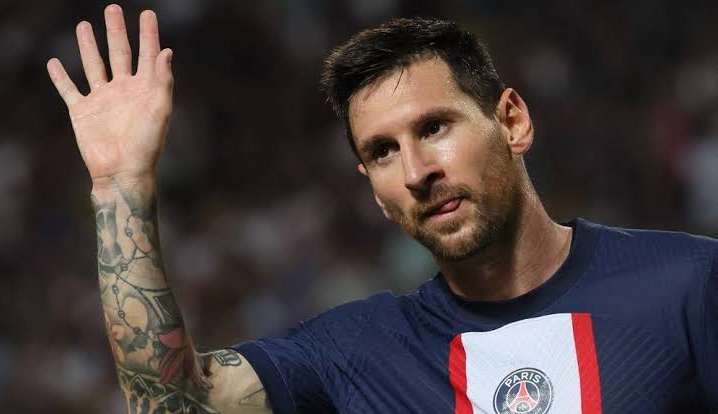 Messi pretende definir seu futuro no futebol nos próximos dias