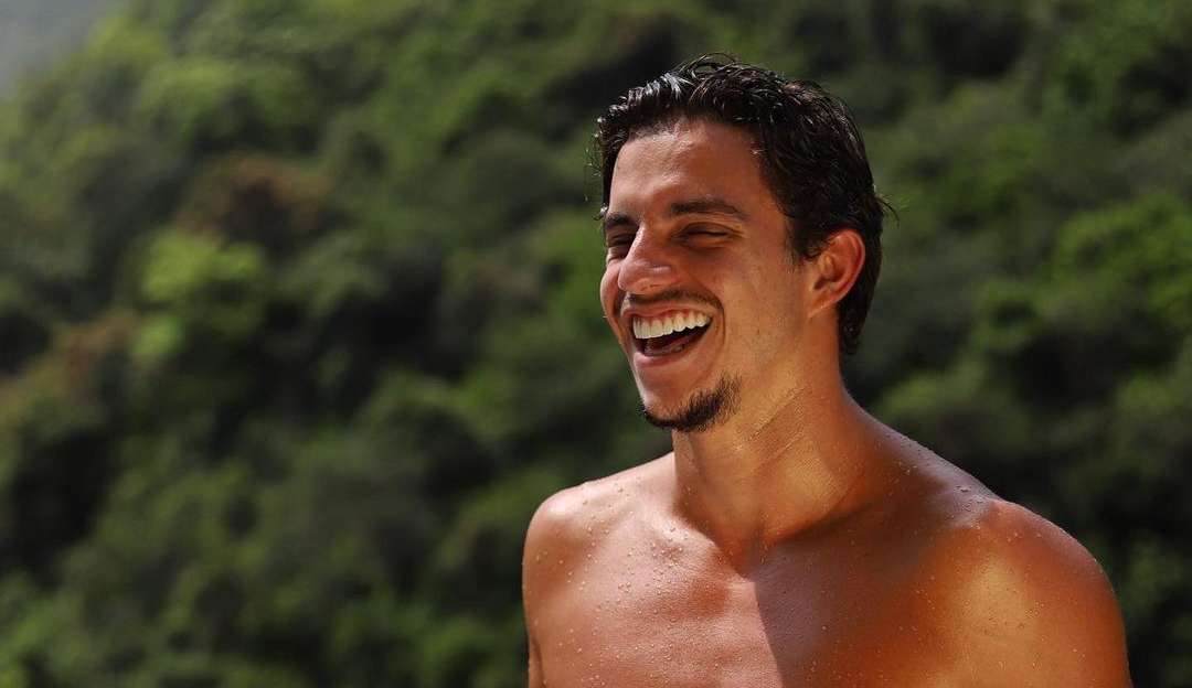 De férias com o ex Celebs: Ex-BBB Manoel Rafaski é cotado para o reality