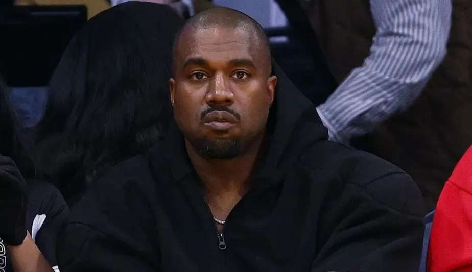 Kanye West é processado após arremessar celular de fotógrafa na rua