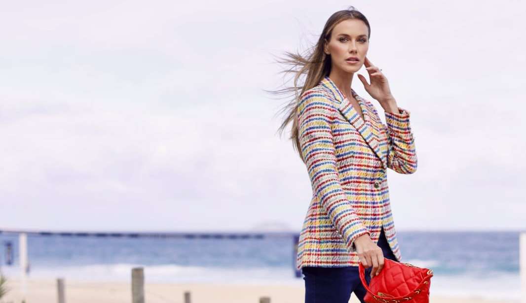 Desfile de Carolina Herrera reúne famosos no Rio de Janeiro