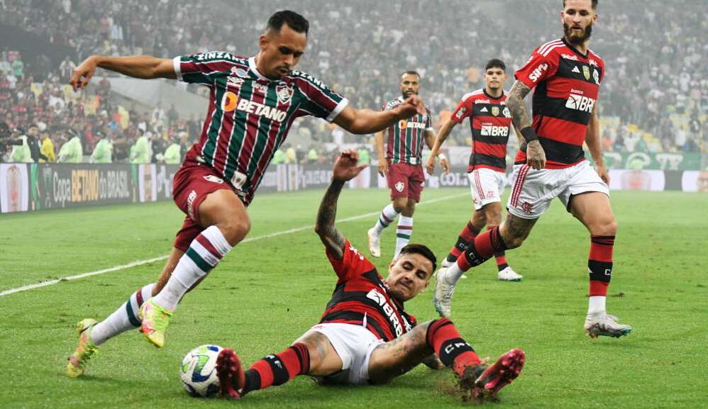 Flamengo vence clássico e elimina o Fluminense na Copa do Brasil