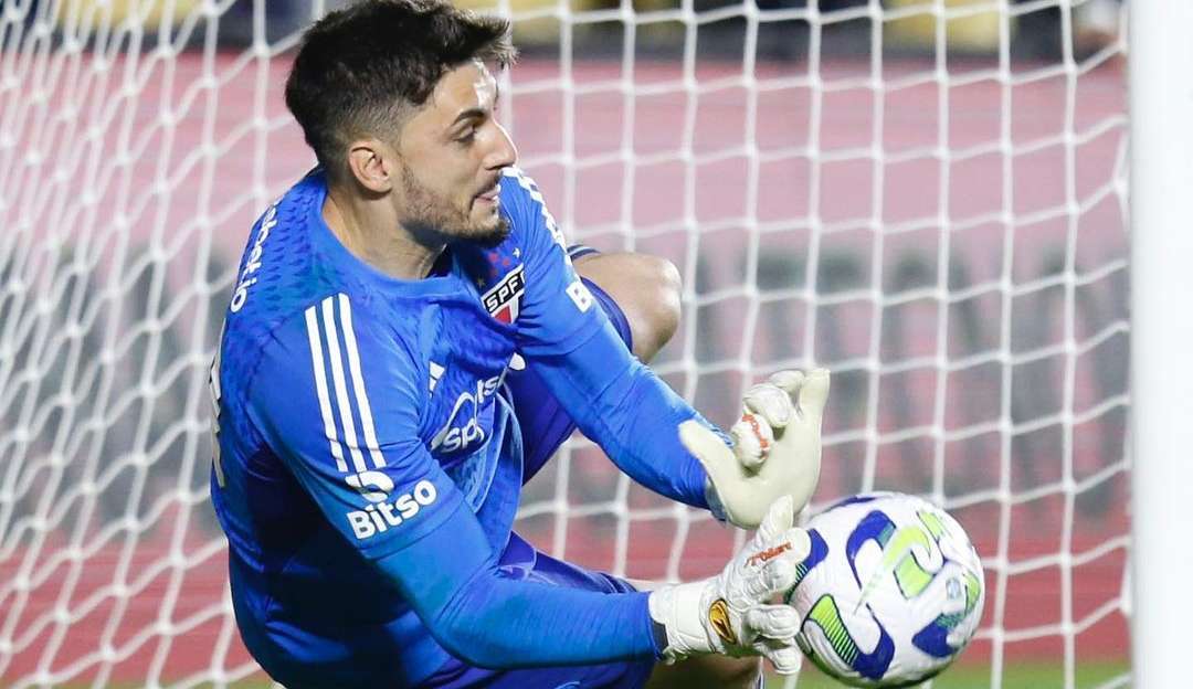 Boas atuações de Rafael Pires fazem com que concorrência no gol do São Paulo se encerre