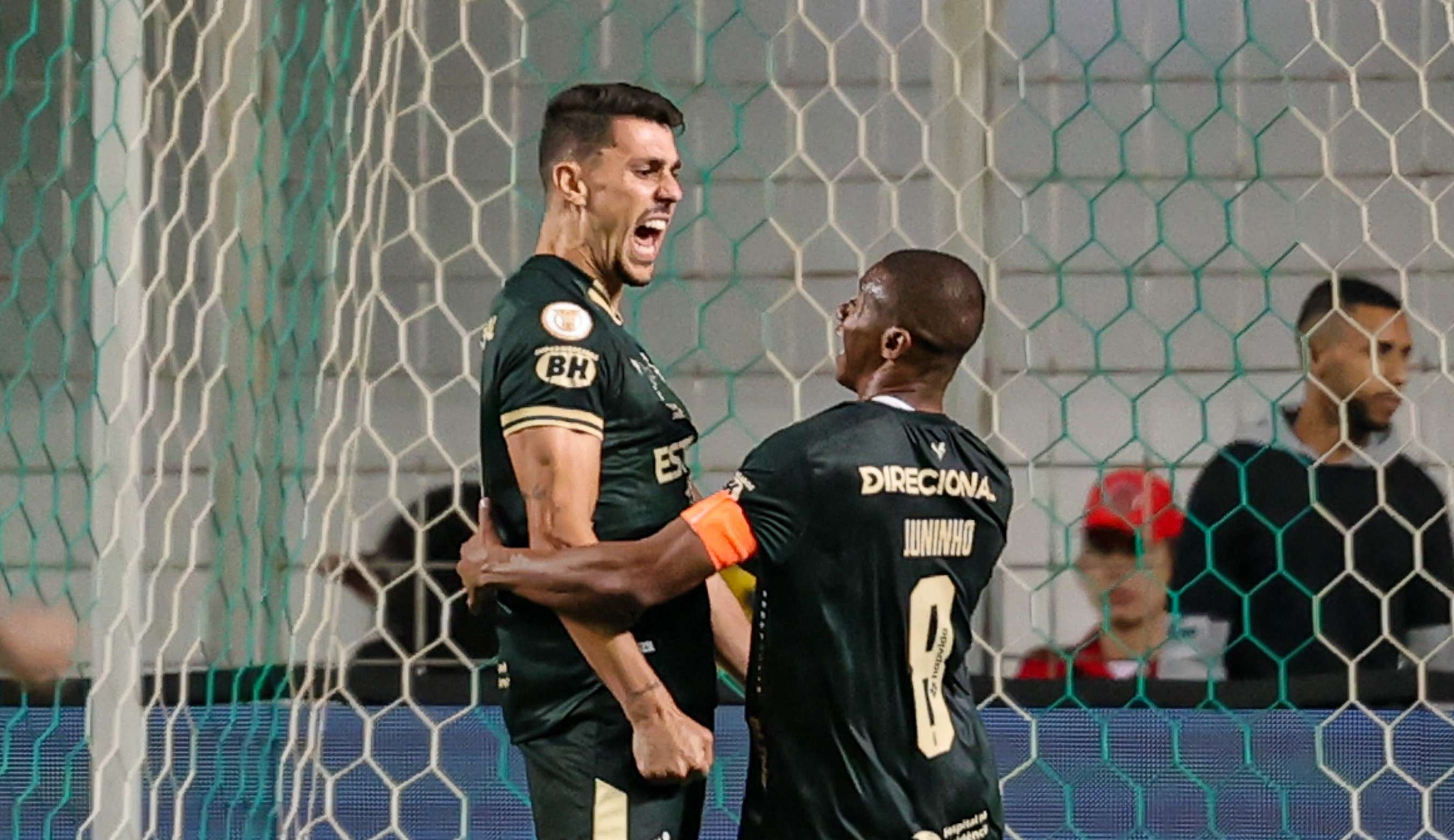 Corinthians sofre fora de casa e perde confronto direto contra o América Mineiro