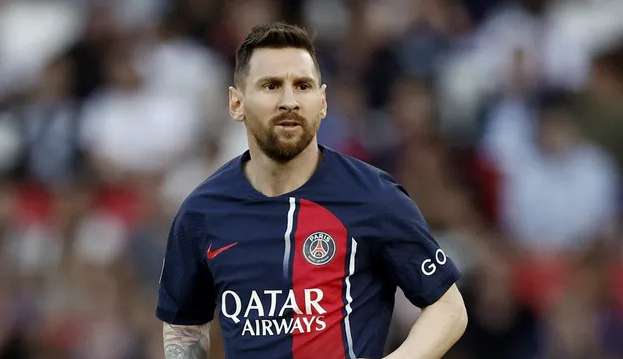 Messi é vaiado pela torcida do PSG em seu último jogo pelo clube