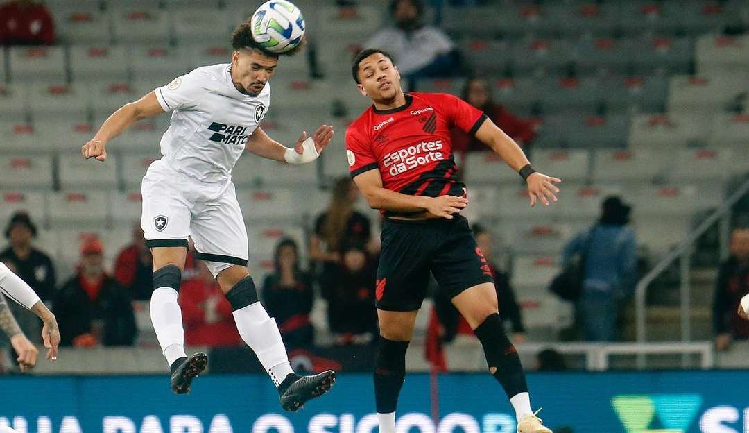 Paulo Turra comenta sobre boa atuação defensiva do Athletico na vitória contra o Botafogo