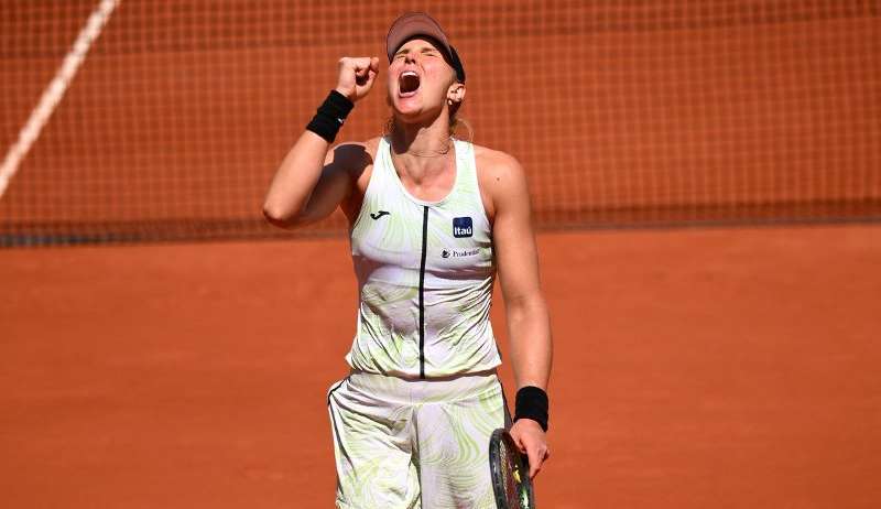 Em virada espetacular, Bia Haddad faz história e vai às quartas de Roland Garros