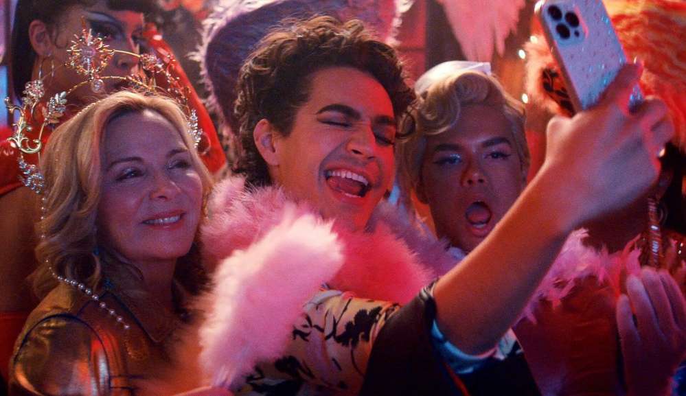 Kim Cattrall, atriz de Sexy and City, ganha série na Netflix, veja trailer