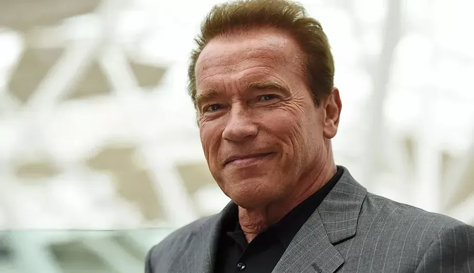 Arnold Schwarzenegger reflete sobre a vida após a morte em entrevista