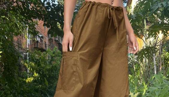 Calça Cargo: a tendência das estações 2023