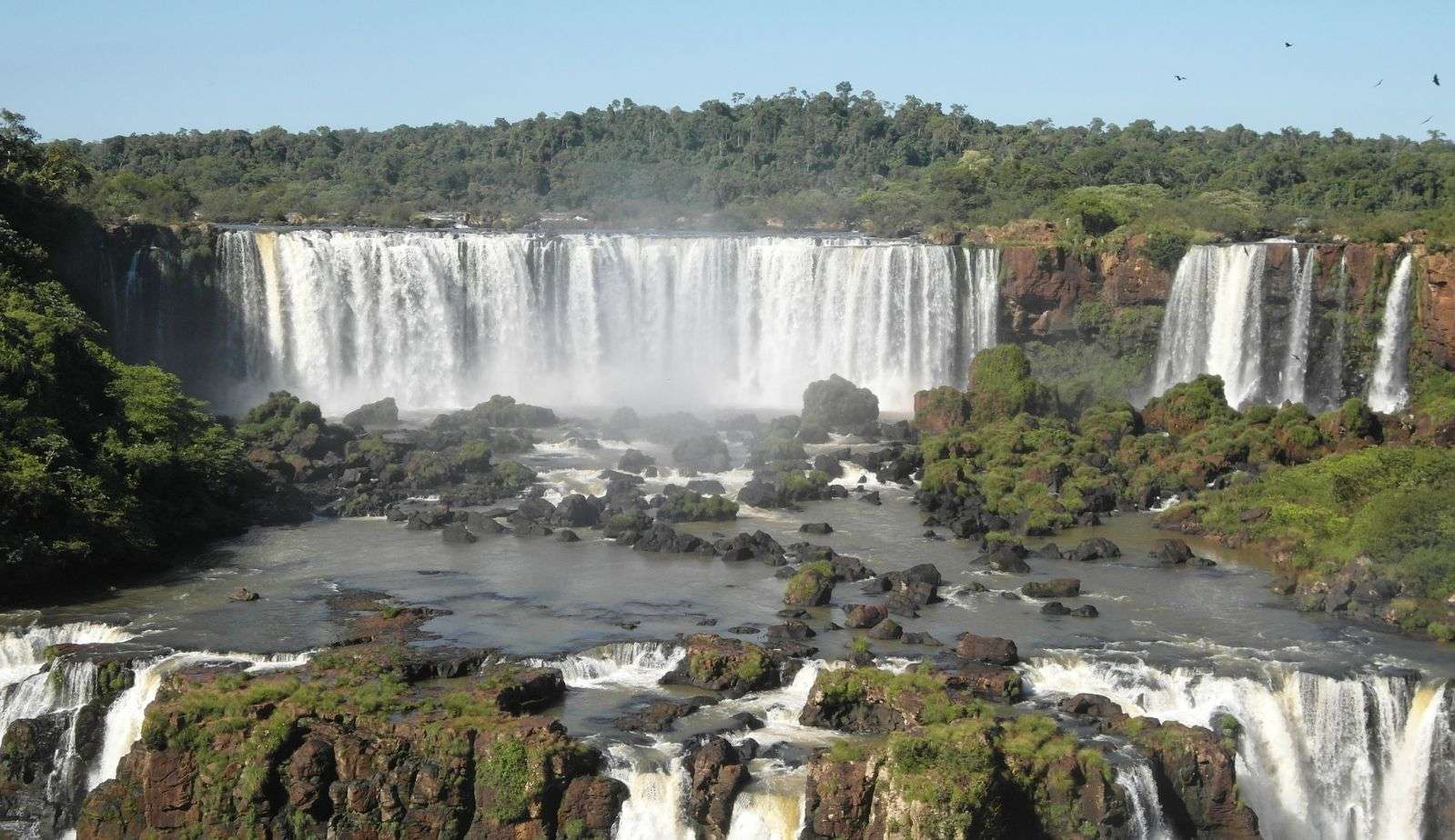 158 kg de moedas são retiradas das Cataratas do Iguaçu durante limpeza