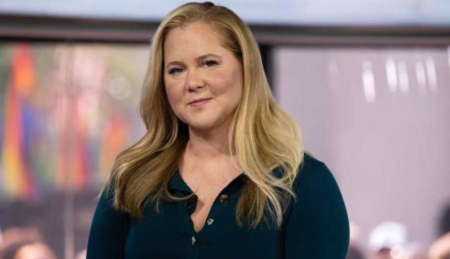 Amy Schumer comenta sobre lipoaspiração