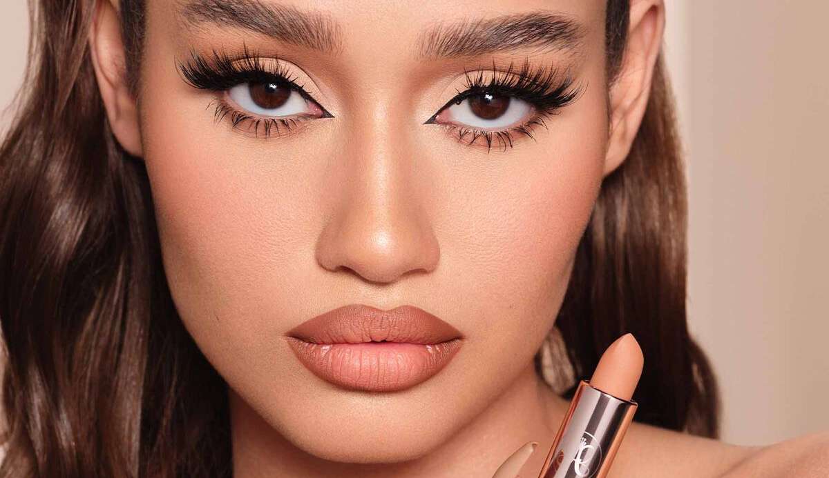 Batons marrons voltam com tudo: confira a nova trend