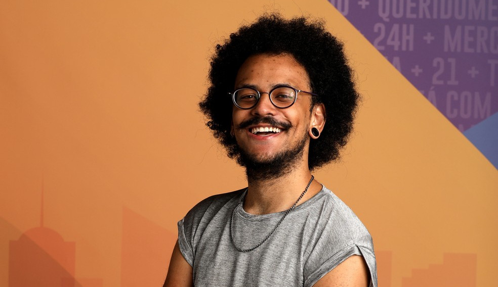 Ex-BBB João Luíz aposta em um “/Dia 102 sem câmeras”/