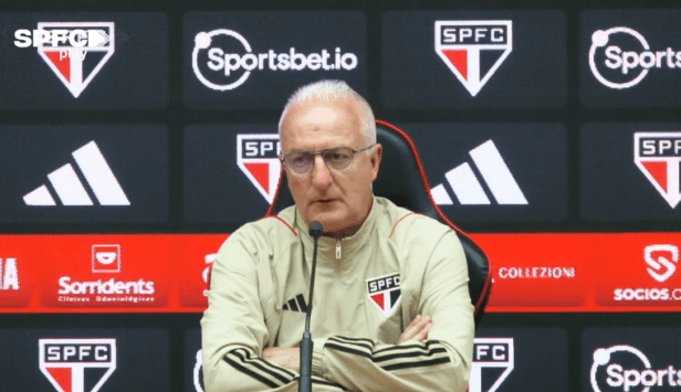 Arboleda recebe apoio de Dorival Júnior por falha no clássico contra o Palmeiras
