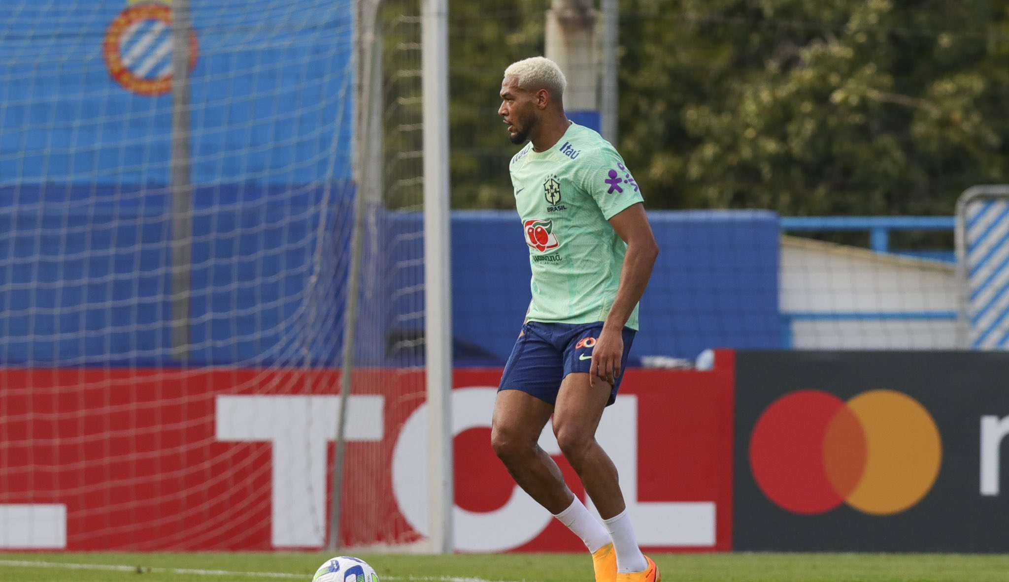 Joelinton é novidade em possível escalação da Seleção Brasileira em treino antes de amistoso