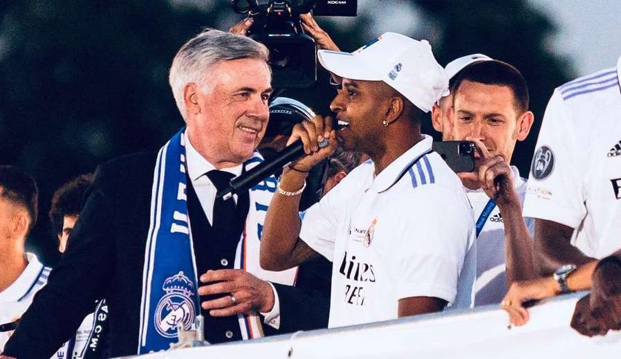 Rodrygo comenta sobre a possibilidade de Carlo Ancelotti ser treinador da seleção brasileira