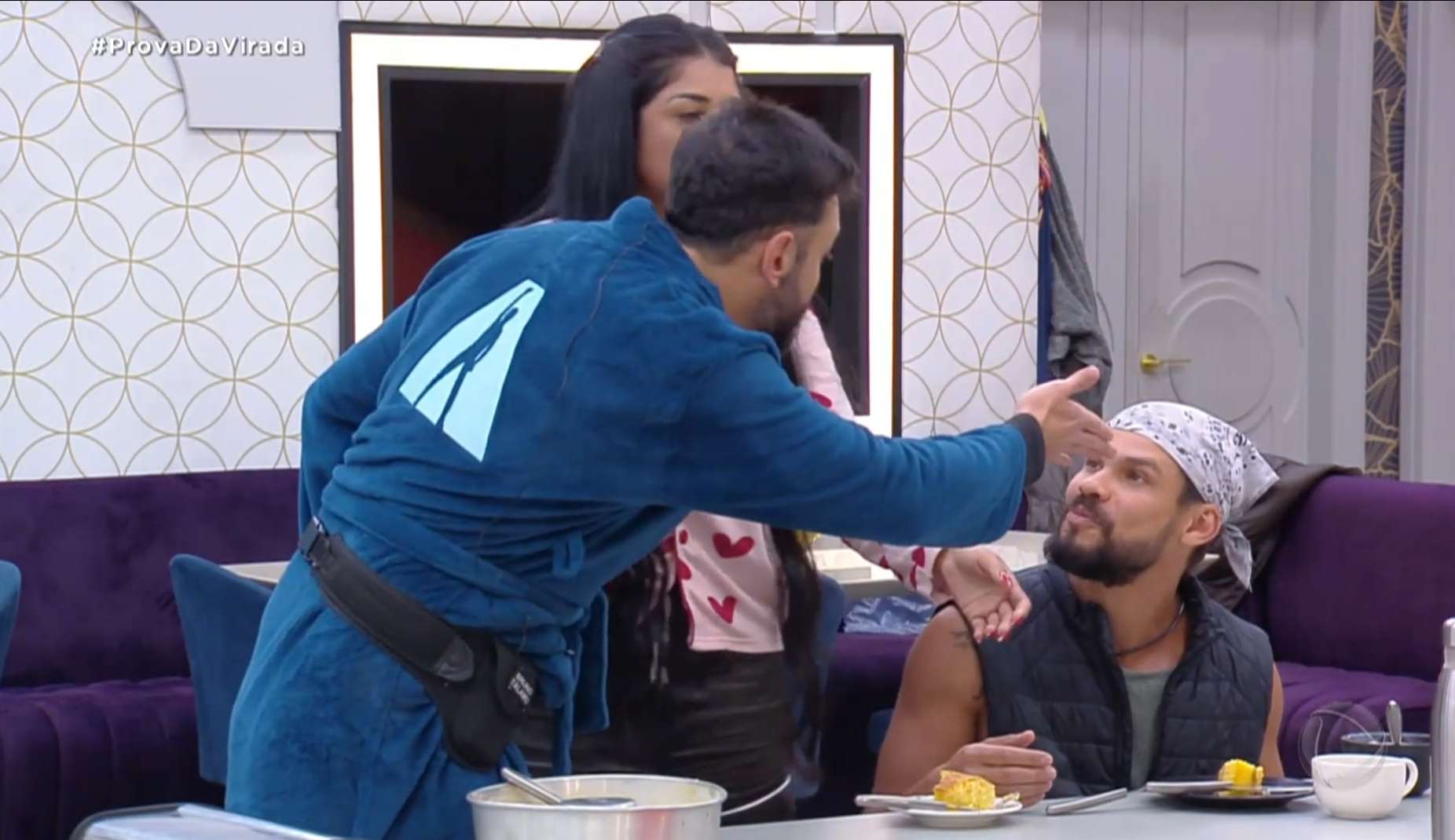 A Grande Conquista: Bruno Tálamo e Alexandre Suita discutem por causa de banana