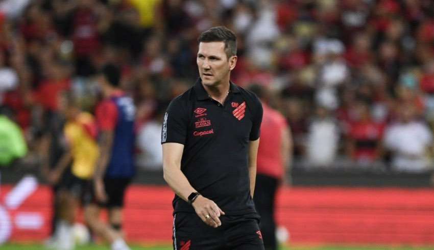 Após a saída de Felipão, Athletico-PR decide demitir o treinador Paulo Turra