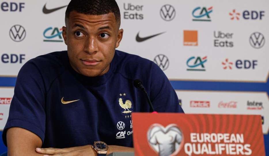 Em entrevista, Mbappé garante que fica no PSG