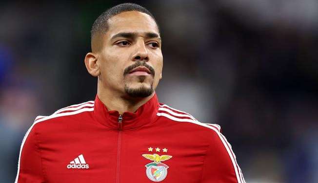 Bahia tenta acordo com Benfica por Gilberto