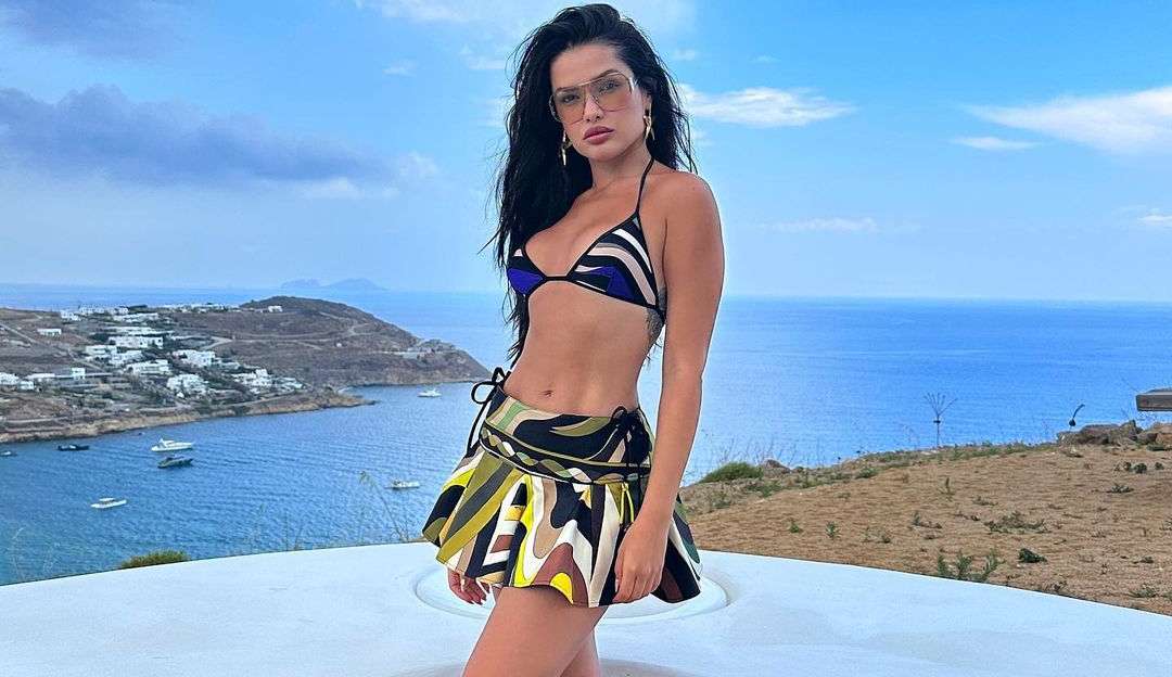 Após noitada na Grécia, Juliette compartilha corpo com hematomas