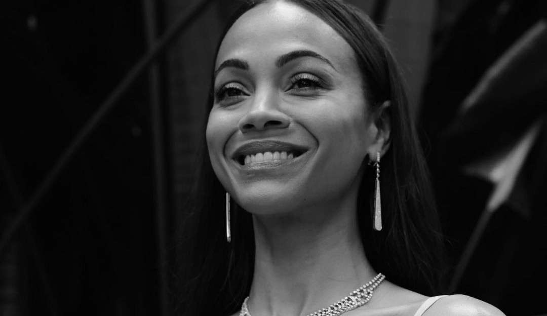 Confira 5 itens de estilo e elegância de Zoe Saldaña