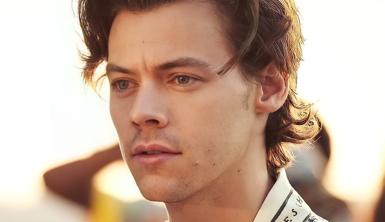 Harry Styles registra marca de cosméticos e perfumes