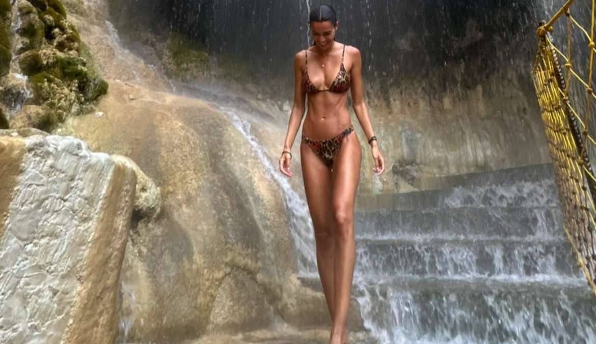 Joana Sanz desfruta de dia tranquilo em fontes termais no México