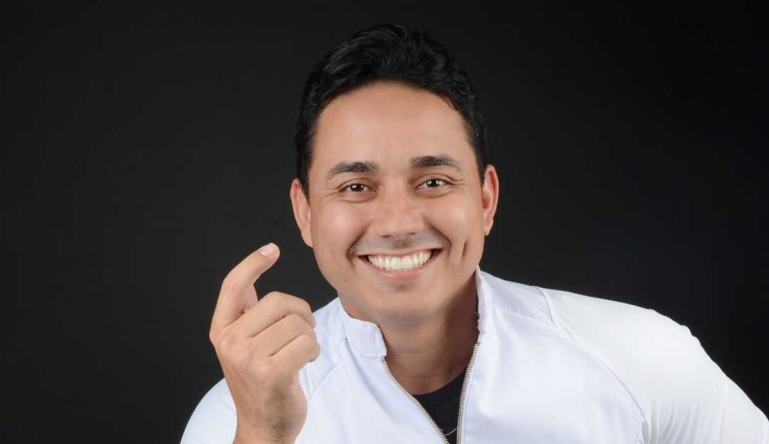 Influenciador e dentista Dr Lucas Firmino é considerado uma referência mundial na transformação do sorriso