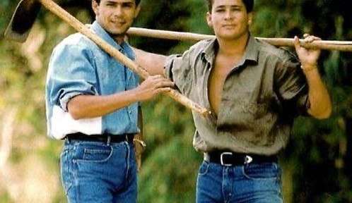 Cantor Leonardo faz homenagem aos 25 anos de morte do irmão, Leandro