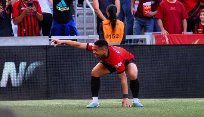 Com gol de Vitor Roque, Athlético-PR derrota o Corinthians