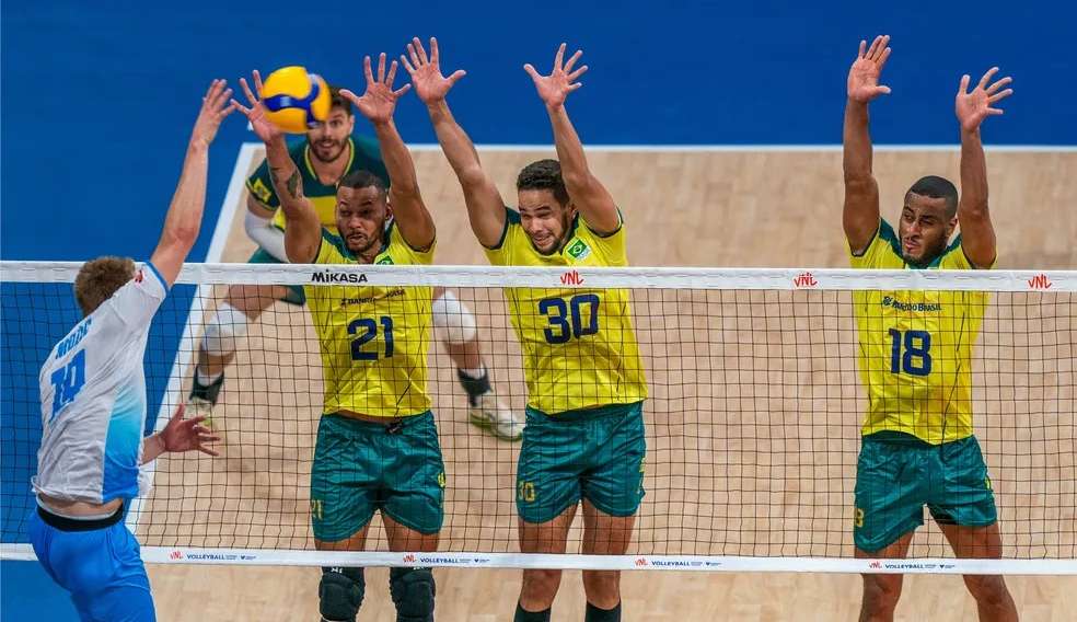 Pela Liga das Nações de Vôlei, Brasil vence a Eslovênia de virada