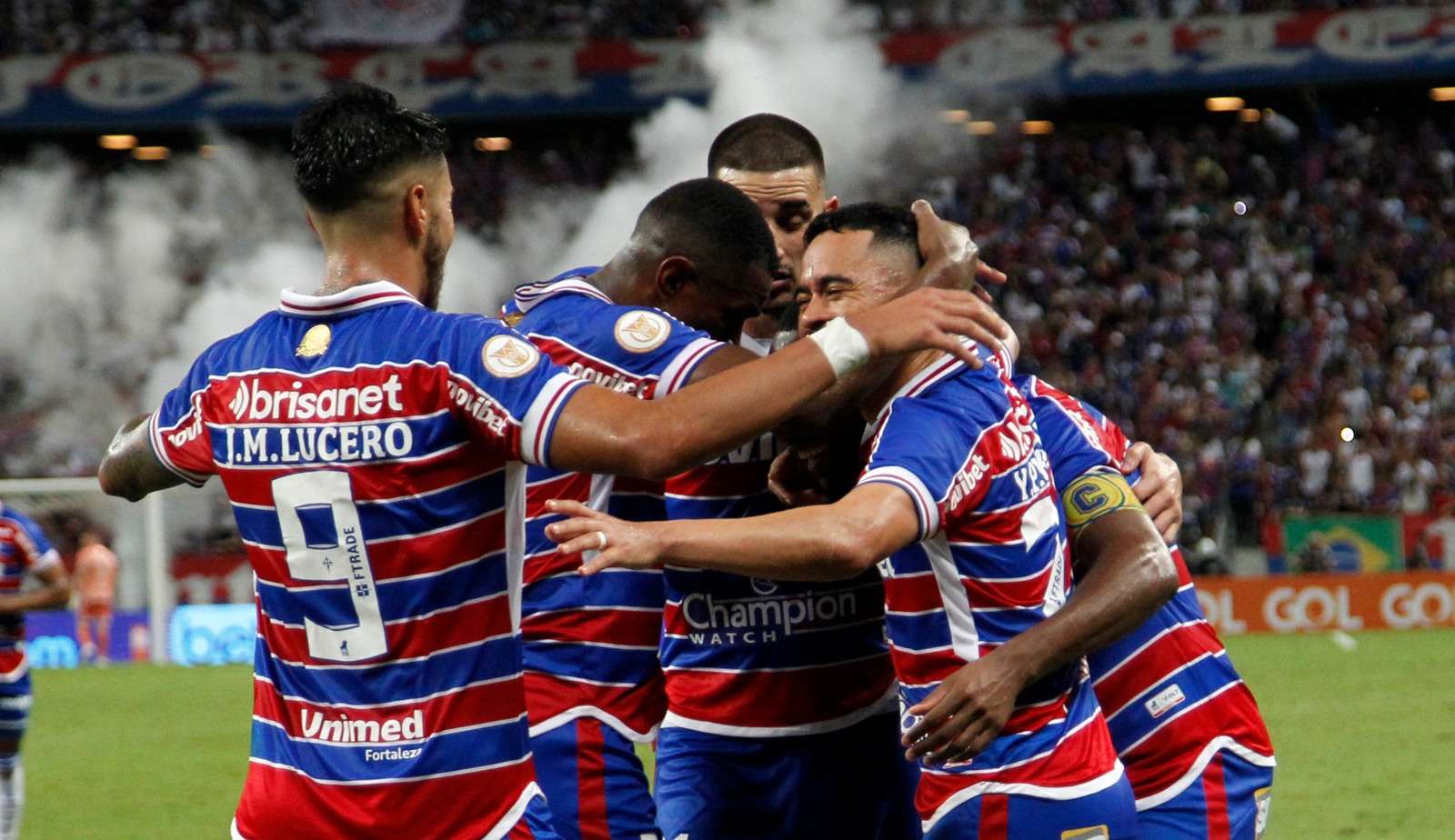 Fortaleza supera Atlético Mineiro e encosta de vez no G4