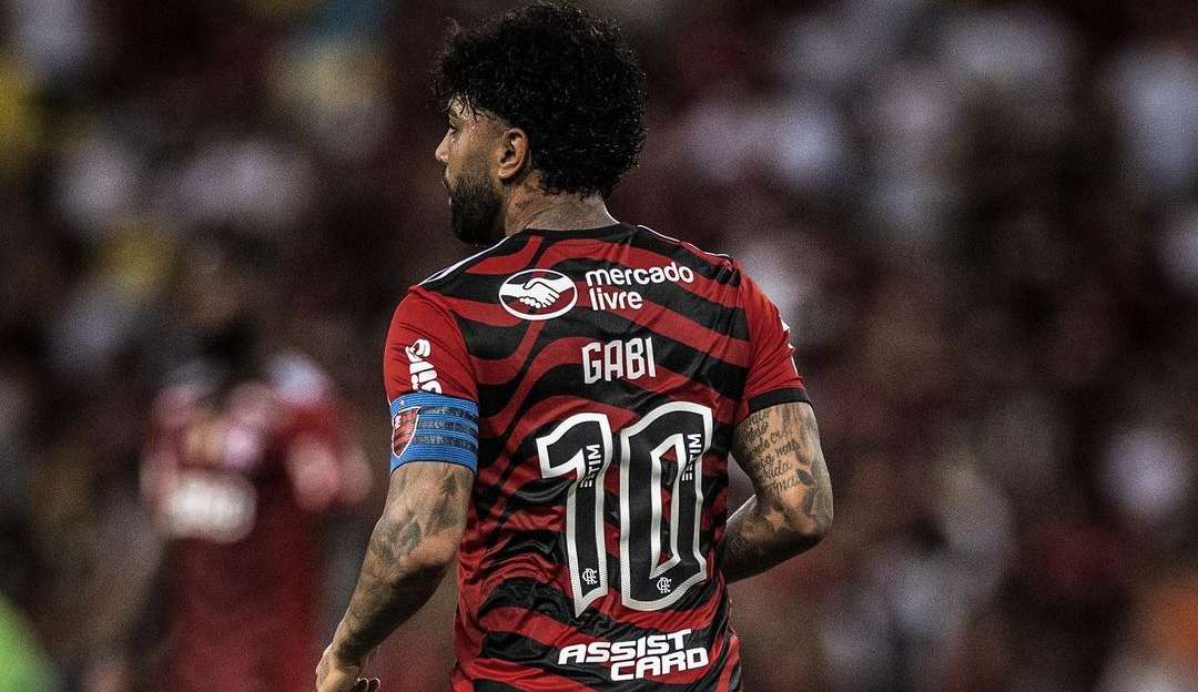 Gabigol é o sexto jogador a vestir as camisas 10 de Santos e Flamengo