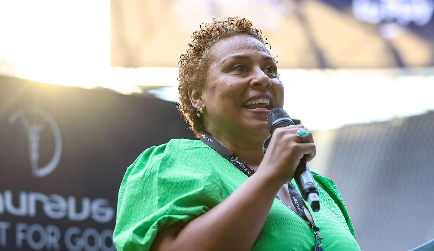 Herdeira de Pelé, Kely Nascimento, é condecorada como embaixadora do Laureus