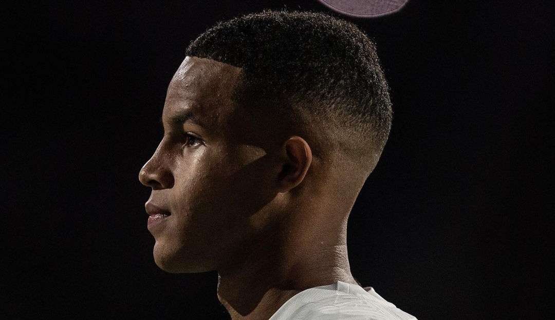 Corinthians fecha acordo com o Zenit, da Rússia, para a venda de Pedro