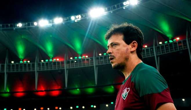 Diniz ignora vaias após empate na Libertadores