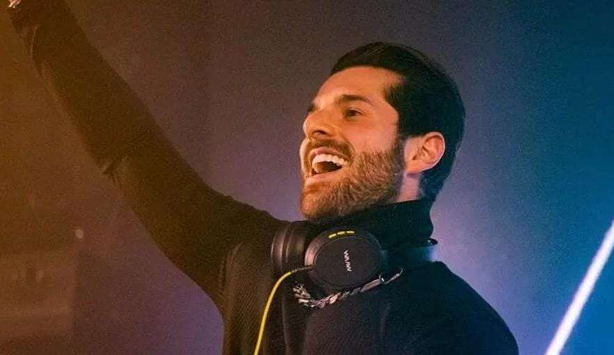 DJ Alok se solidariza com funcionaria punida por dançar durante o trabalho