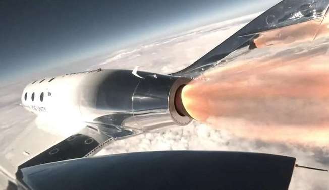 Virgin Galactic realiza sua primeira missão comercial ao espaço