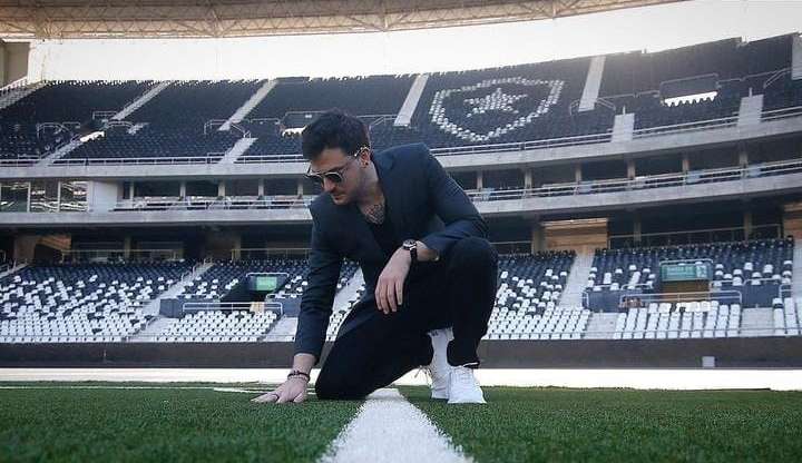 Felipe Neto critica saída de Luís Castro do Botafogo: “Mercenário sem palavra”