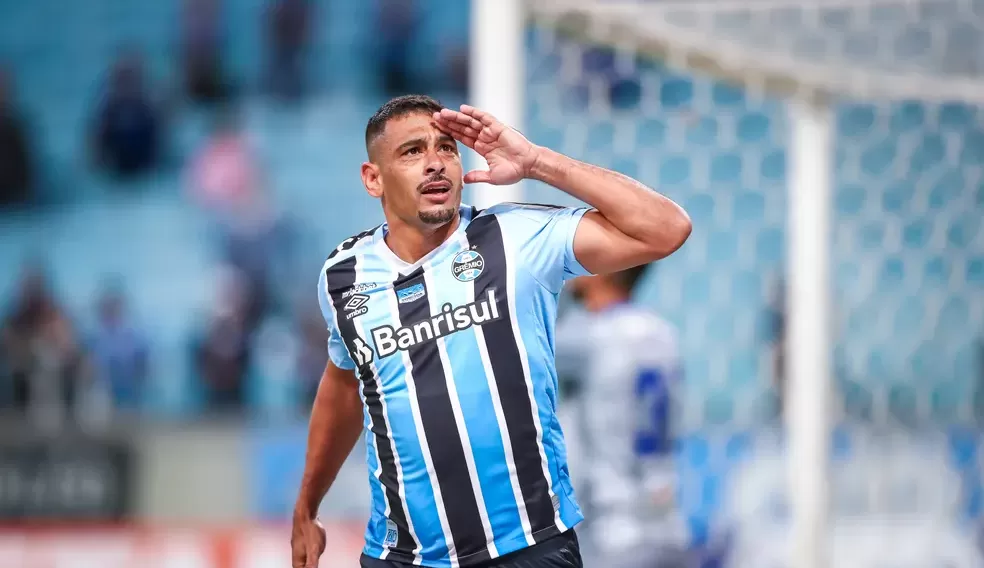 Diego Souza se despede do Grêmio e deixa seu futuro em aberto