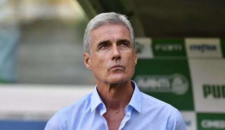Luis Castro se pronuncia em seu Instagram sobre sua saída do Botafogo